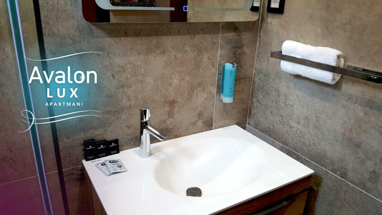 Avalon Lux Studio Apartment Novi Sad Ngoại thất bức ảnh